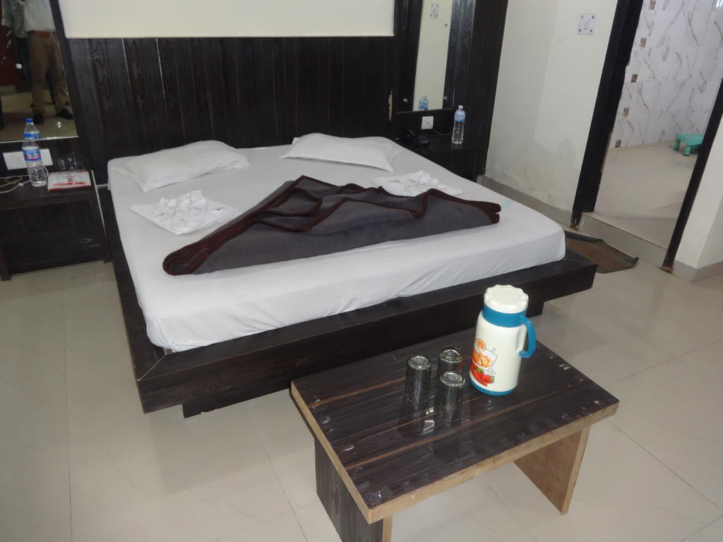 Hotel Surya Plaza Nueva Delhi Habitación foto